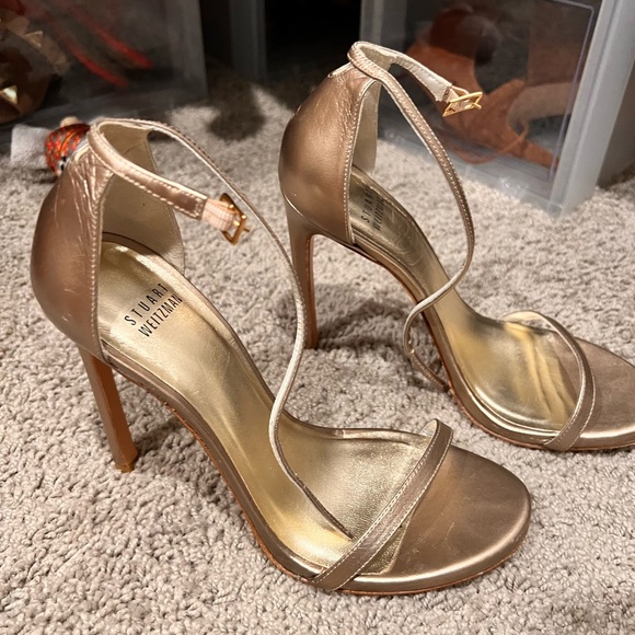 Stuart Weitzman gold ankle strap heels - Picture 3 of 4